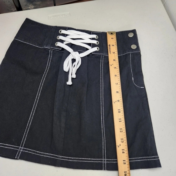 ASOS Black Lace Up Goth Steampunk Mini Skirt Side Zip Size US 6 NEW - Picture 11 of 12